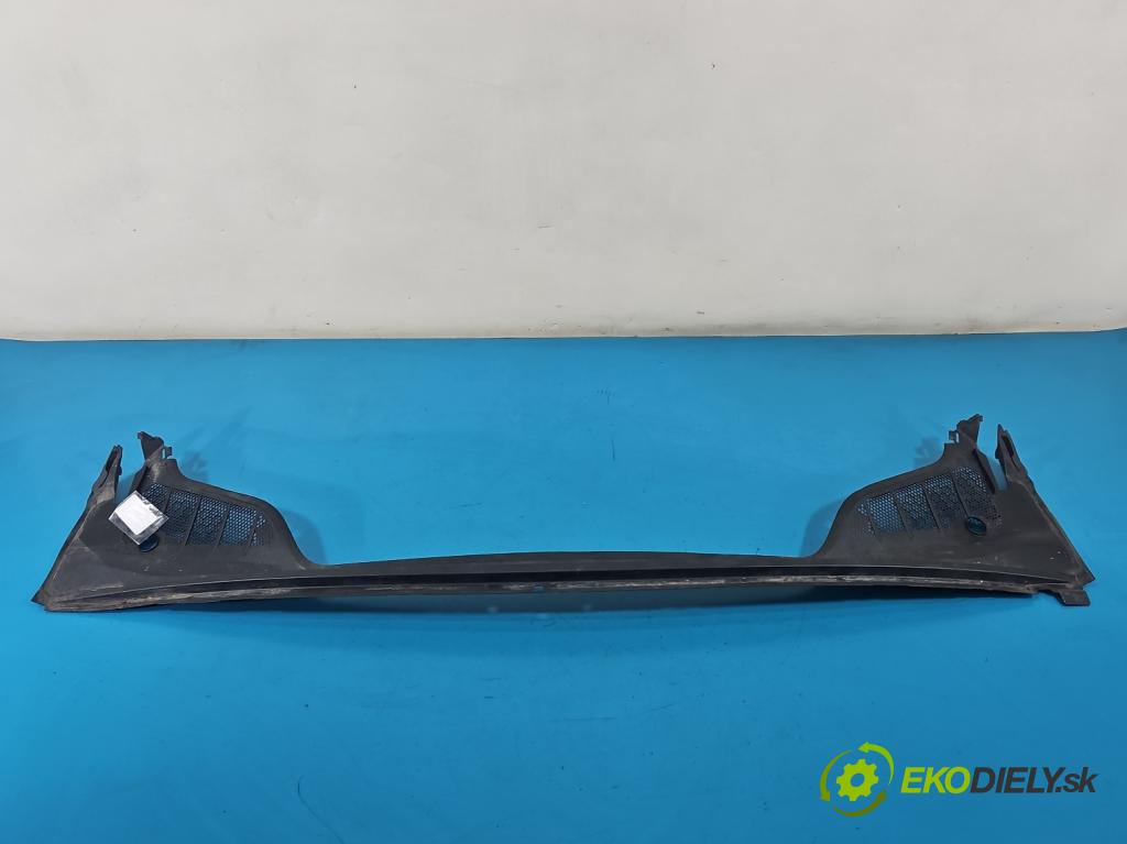 Peugeot 308 I 2007-2013 1.6 hdi 92 HP manual 68 kW 1560 cm3 5- torpédo 9673257380 (Torpédo (plast pod čelným sklom))