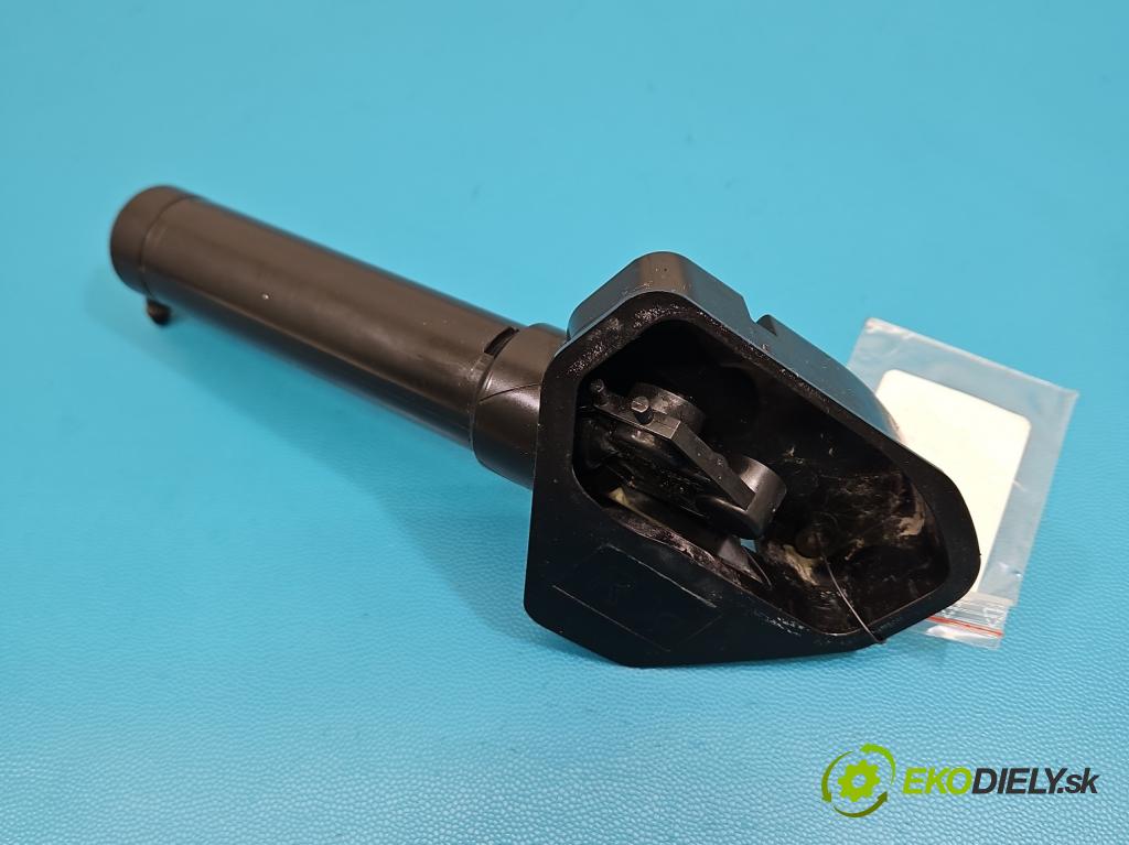 Opel Astra IV 2009-2015 1.7 cdti 125 hp manual 92 kW 1686 cm3 5- ostřikovač reflektor: pravý 495014821