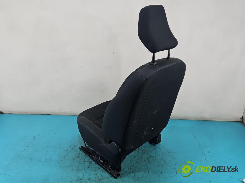 Renault Express 1.5 dci 95 hp manual 70 kW 1461 cm3 5- Sedadlo pravý  (Sedadlo)