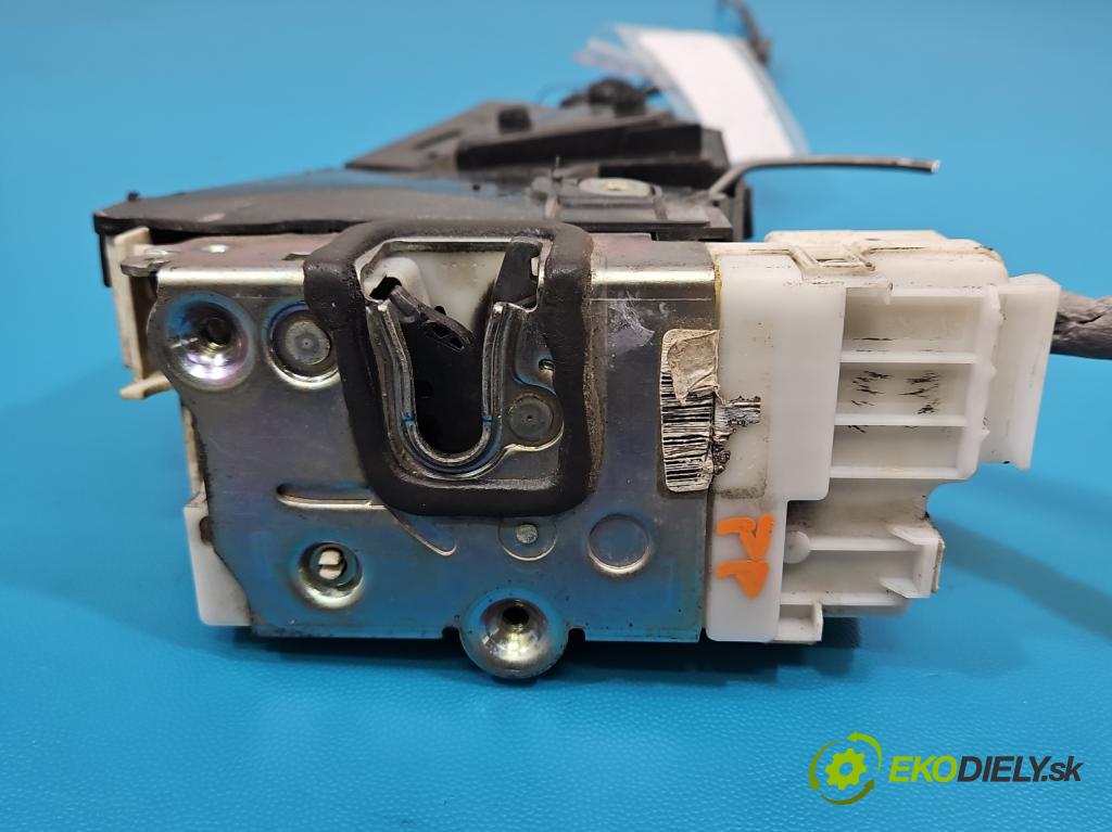 Mercedes B W245 2005-2011 2.0 CDI 109 HP manual 80 kW 1992 cm3 5- zámok predné pravý 1697202835