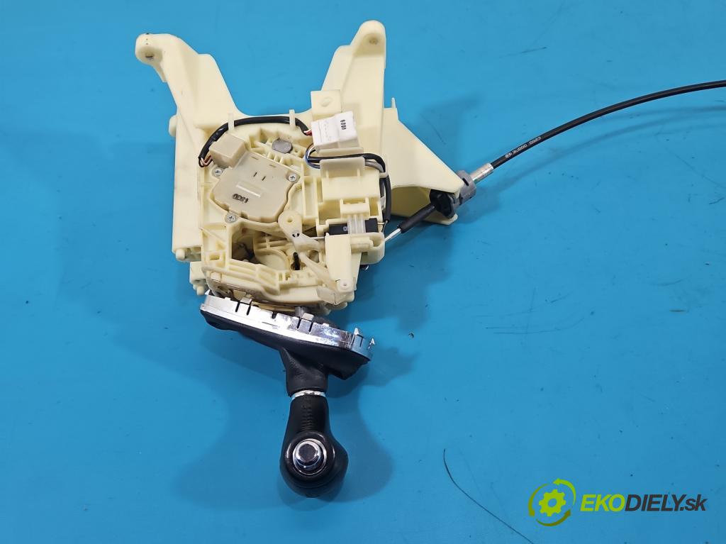 Kia Sportage III 2010-2015 2.0 crdi 136hp automatic 100 kW 1995 cm3 5- kulisa změny stupňová 46700-3W140 (Řadicí páka (kulisa) )