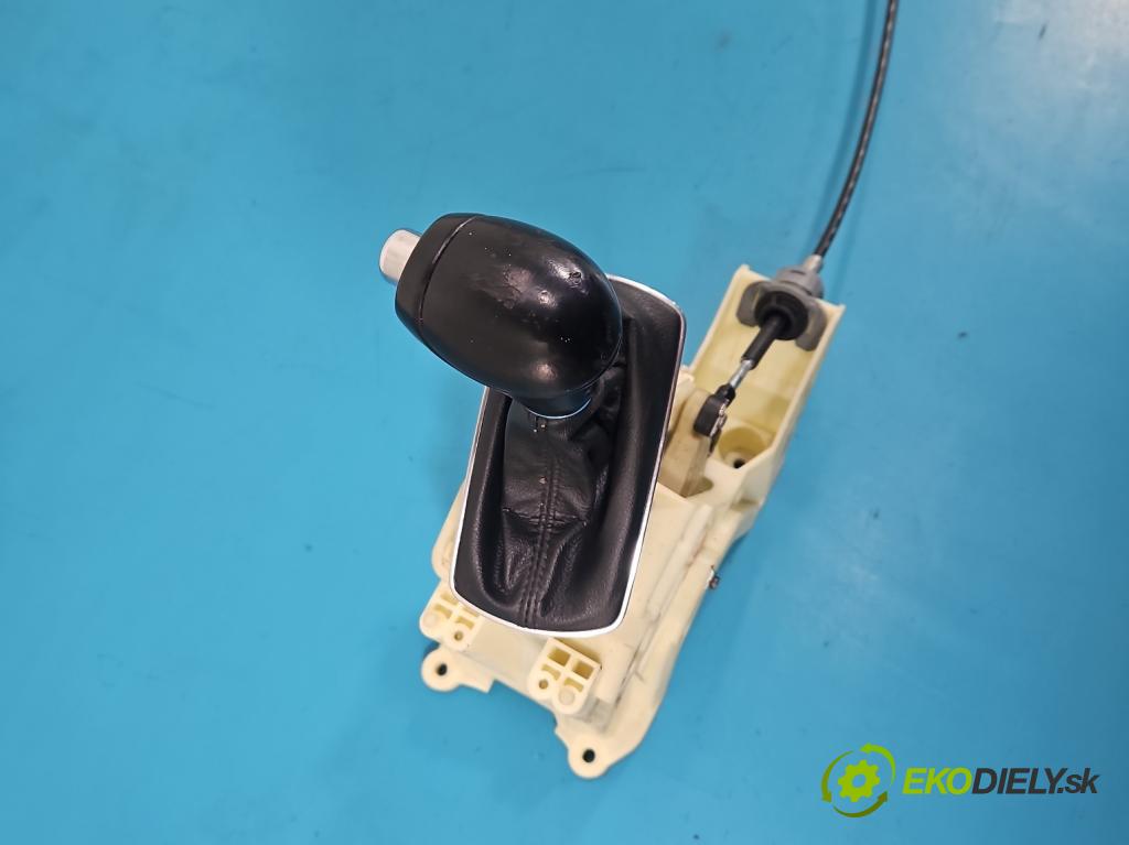 Kia Sportage III 2010-2015 2.0 crdi 136hp automatic 100 kW 1995 cm3 5- kulisa změny stupňová 46700-3W140 (Řadicí páka (kulisa) )