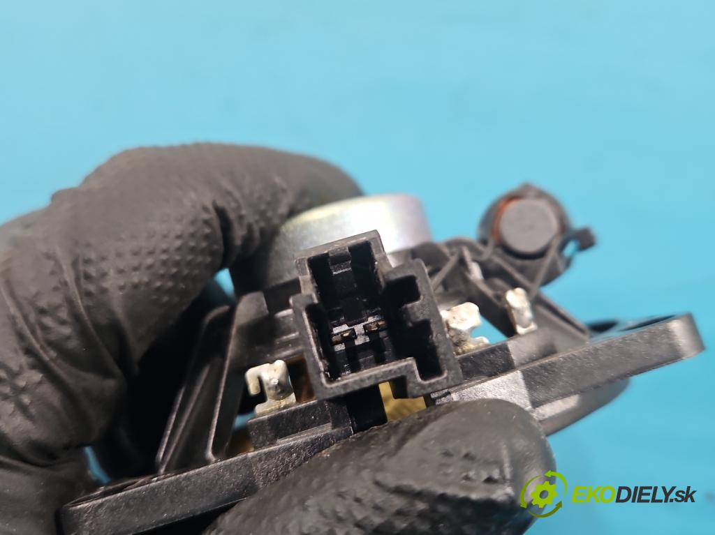 Volvo S90 2016- 2.0 T 320KM automatic 235 kW 1969 cm3 4- Reproduktor 31456249