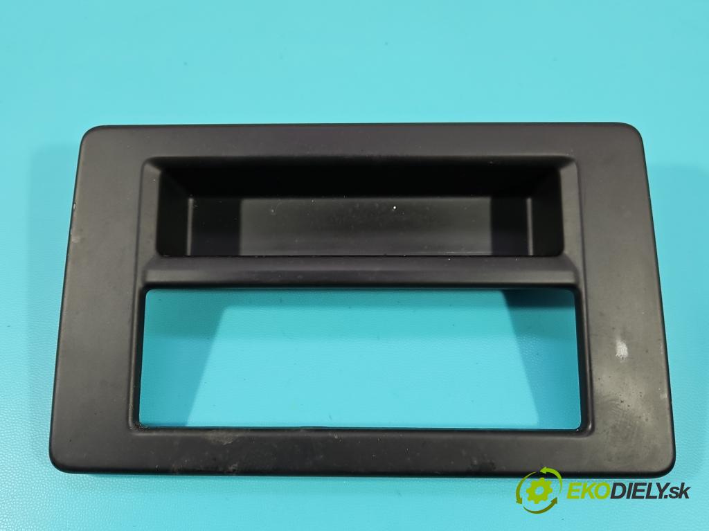 Renault Express 1.5 dci 95 hp manual 70 kW 1461 cm3 5- rameček rádia 682602442R