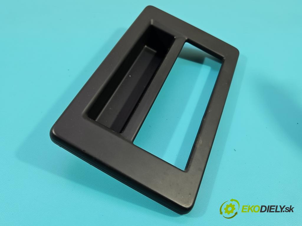 Renault Express 1.5 dci 95 hp manual 70 kW 1461 cm3 5- rameček rádia 682602442R