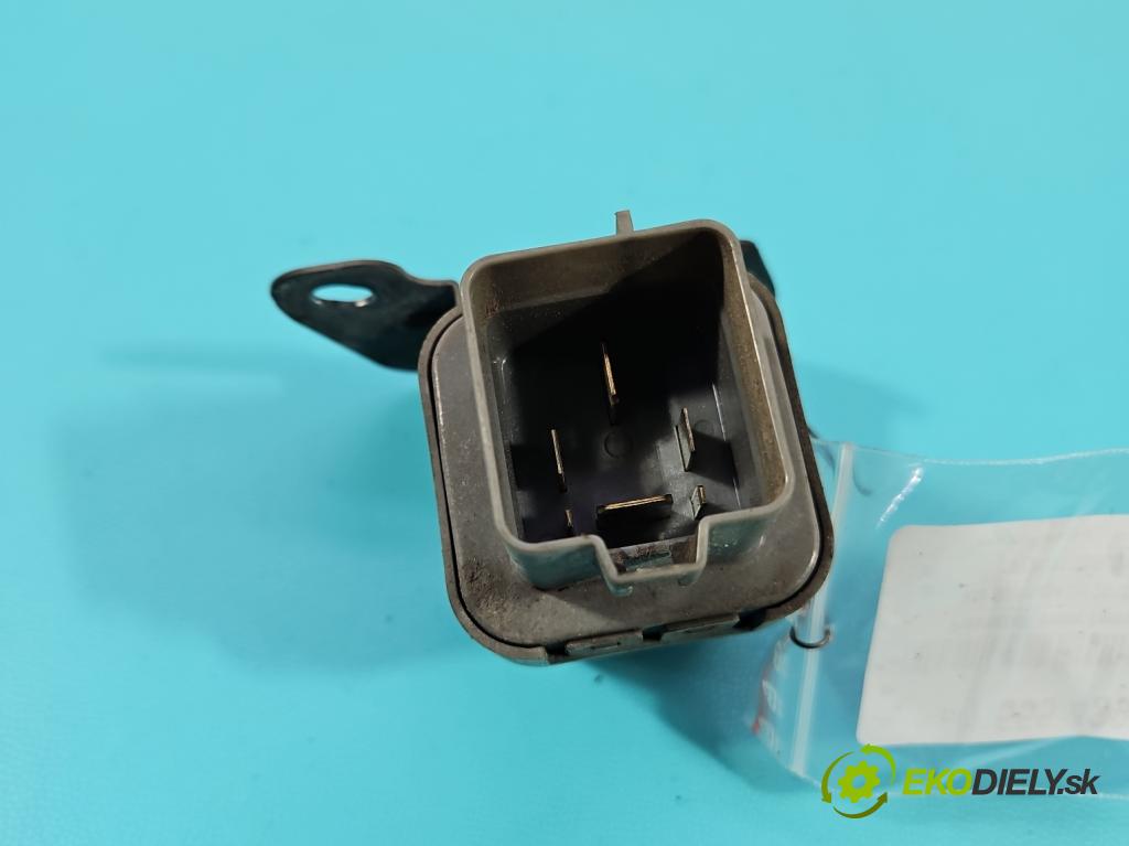 Kia Sportage III 2010-2015 2.0 crdi 136 HP automatic 100 kW 1995 cm3 5- Relé: svíčky: zařicích: 36830-2F150 (Relé)