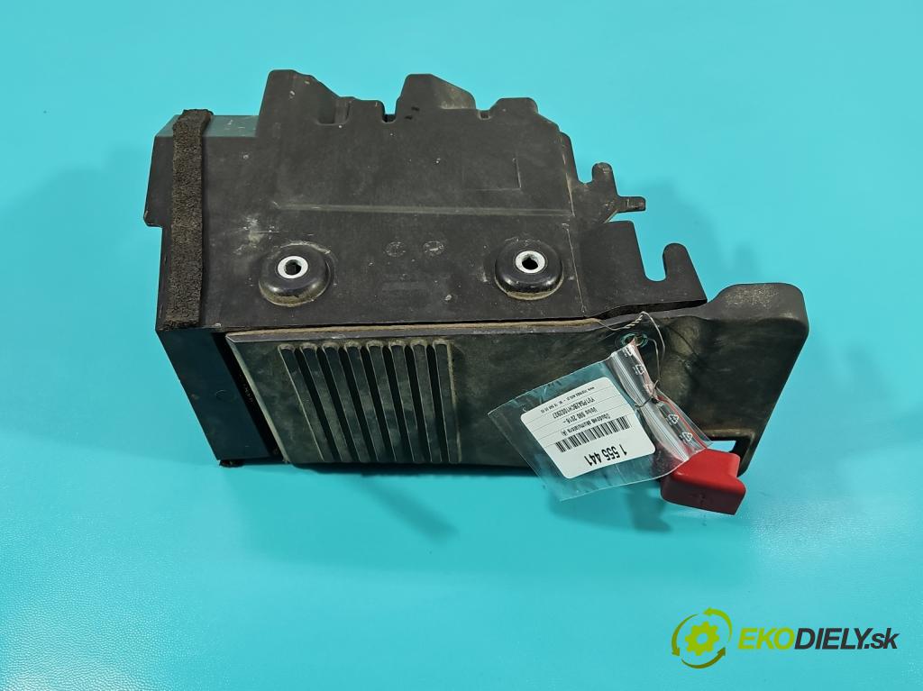 Volvo S90 II 2016- 2.0 T 320KM automatic 235 kW 1969 cm3 4- obal akumulatora 31479621