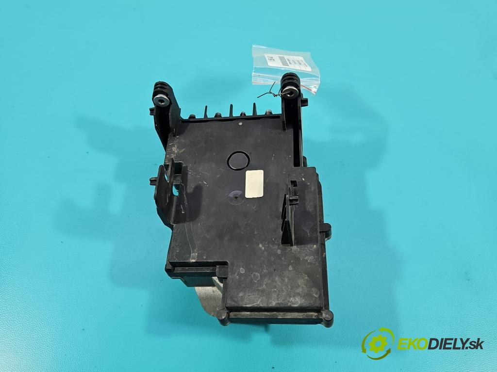 Volvo S90 II 2016- 2.0 T 320KM automatic 235 kW 1969 cm3 4- riadiaca jednotka ostatné 31419765