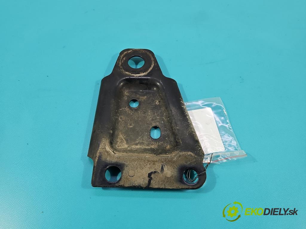 Volvo S90 II 2016- 2.0 T 320KM automatic 235 kW 1969 cm3 4- Upevnenie: 31463896