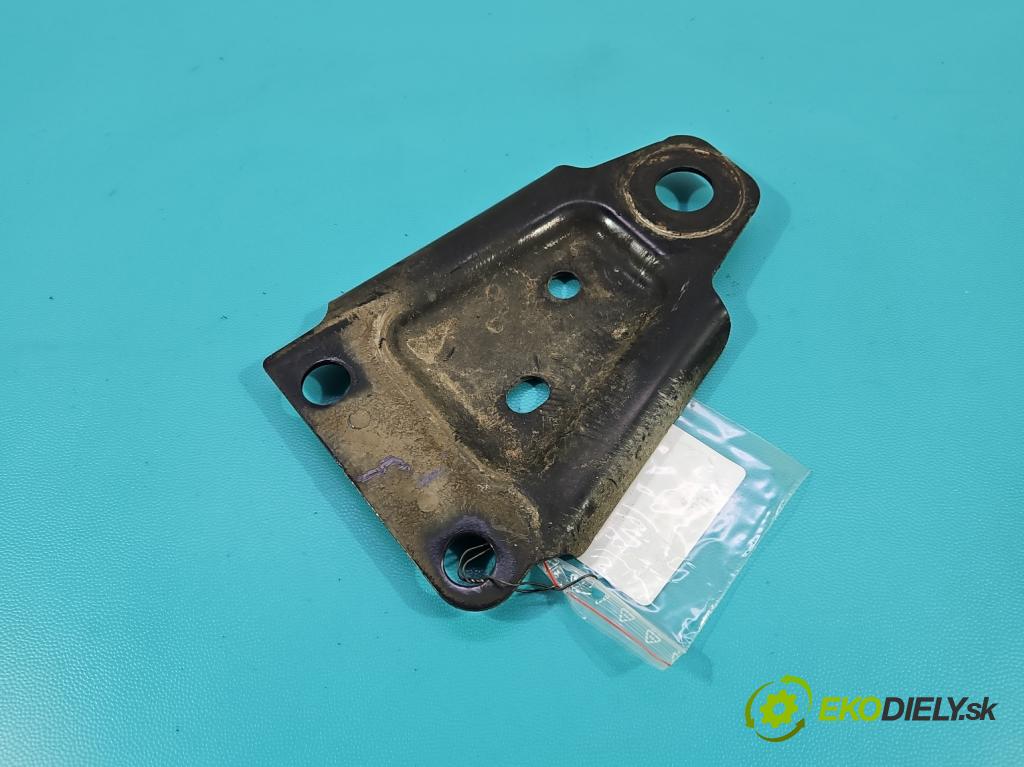 Volvo S90 II 2016- 2.0 T 320KM automatic 235 kW 1969 cm3 4- Upevnenie: 31463896