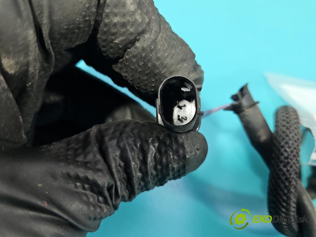 Volvo S90 II 2016- 2.0 T 320KM automatic 235 kW 1969 cm3 4- rameno stěrače levé 31440420