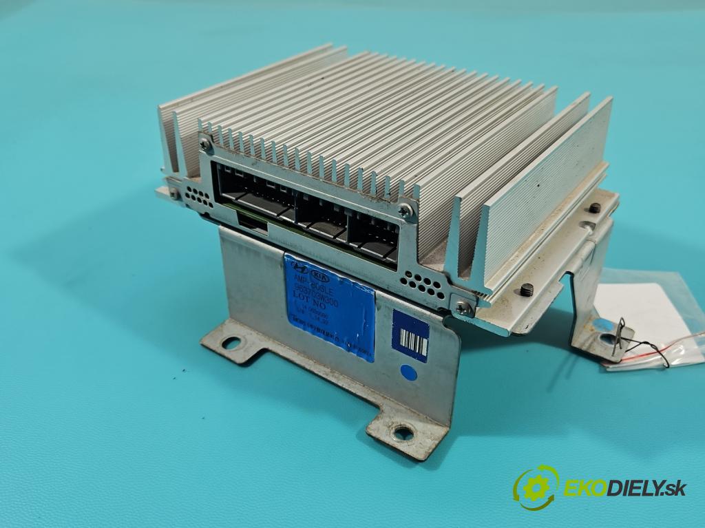 Kia Sportage III 2010-2015 2.0 crdi 136 HP automatic 100 kW 1995 cm3 5- Zesilovač: 963703W300 (Zosilňovač)