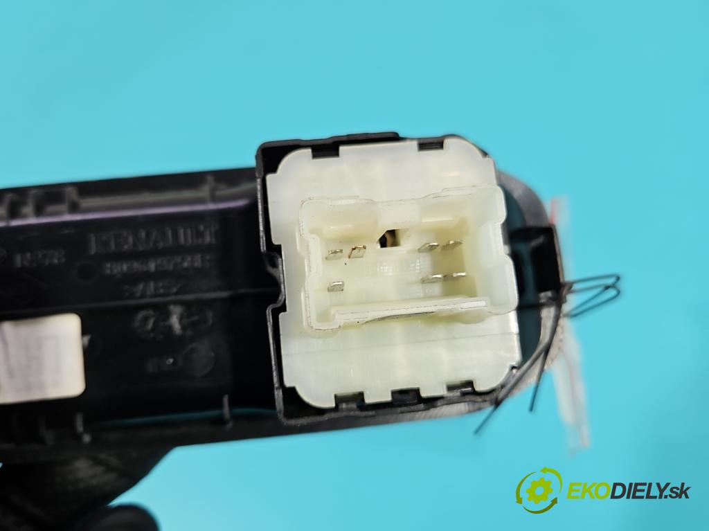 Renault Express 1.5 dci 95 HP manual 70 kW 1461 cm3 5- prepínač okien spätných zrkadiel 809619758R