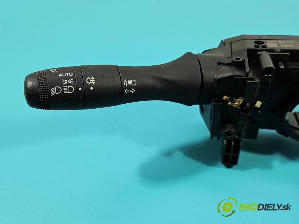 Renault Express 1.5 dci 95 hp manual 70 kW 1461 cm3 5- Přepínač sdružený 255671844R (Páčky pod volantem)