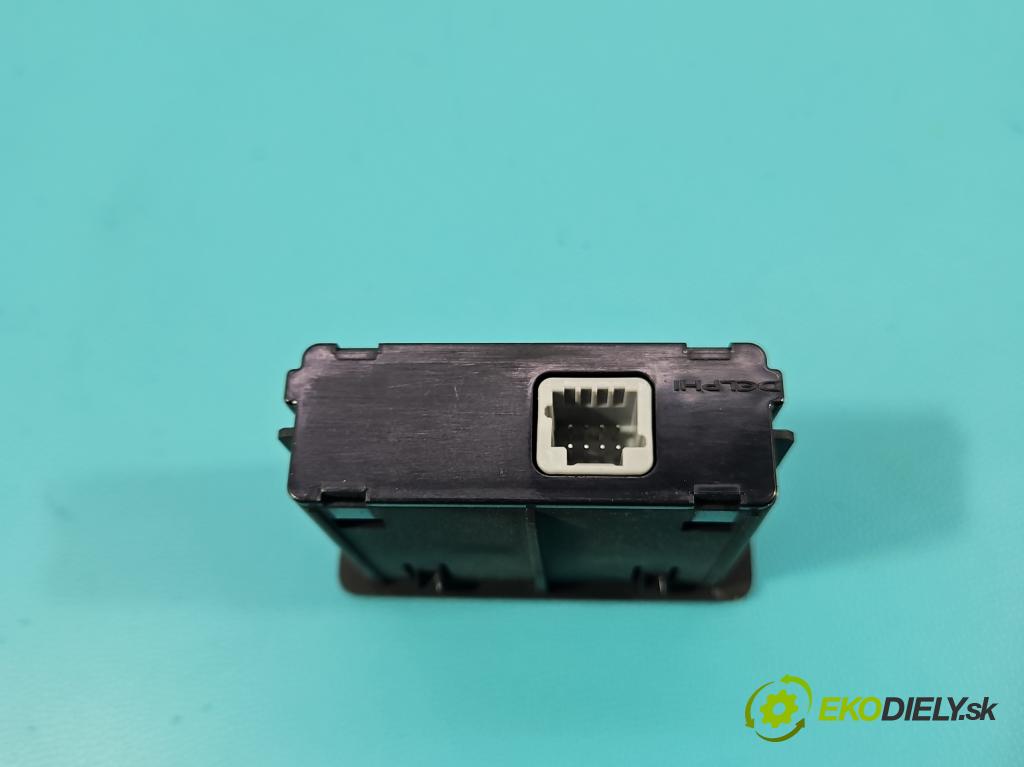 Renault Express 1.5 dci 95 hp manual 70 kW 1461 cm3 5- zásuvka USB 280233791R