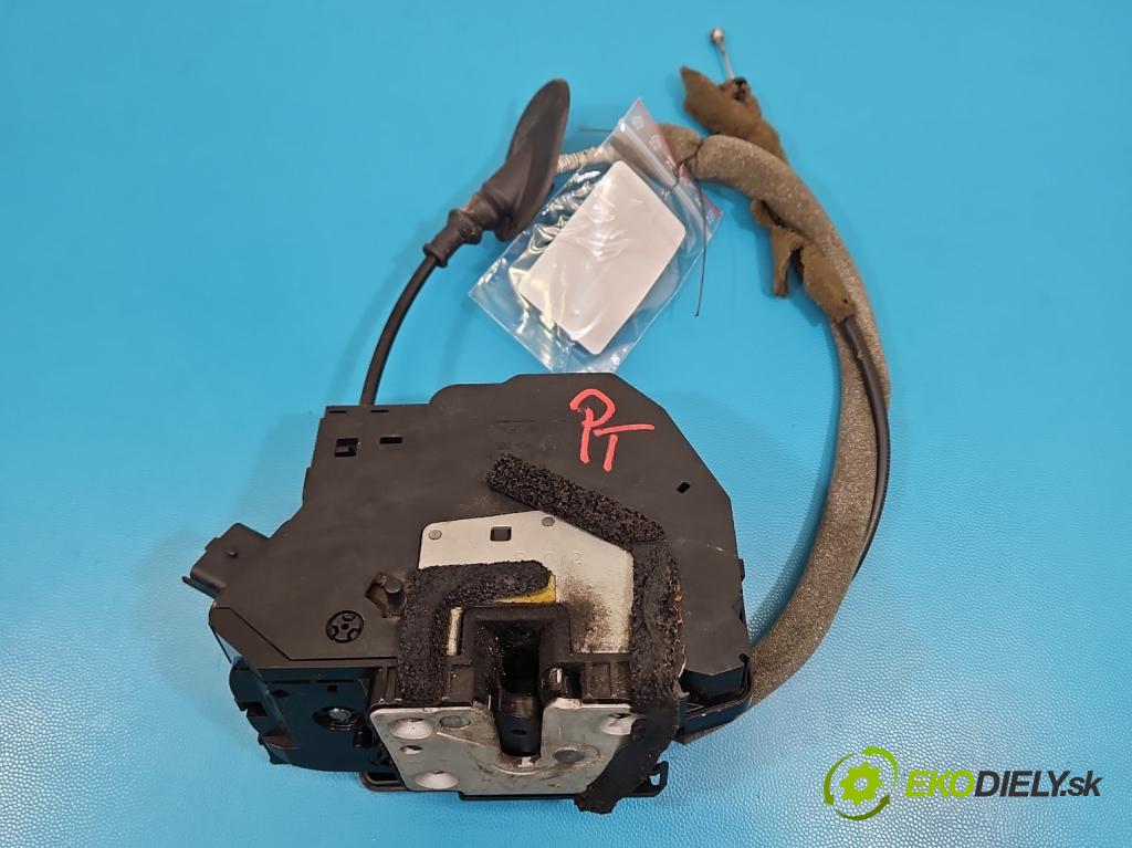 Renault Clio IV 2012-2020 1.2 16V 73 HP manual 54 kW 1149 cm3 5- zámok zadné pravý 825000767R