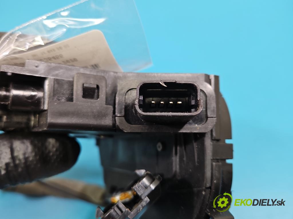 Renault Clio IV 2012-2020 1.2 16V 73 HP manual 54 kW 1149 cm3 5- zámok predné pravý 805004945R