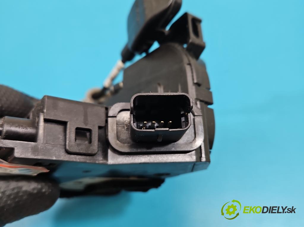 Renault Clio IV 2012-2020 1.2 16V 73 HP manual 54 kW 1149 cm3 5- zámok predné ľavý 805011929R