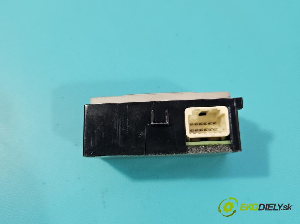 Renault Express 1.5 dci 95 HP manual 70 kW 1461 cm3 5- prepínač ostatné 253B09089R