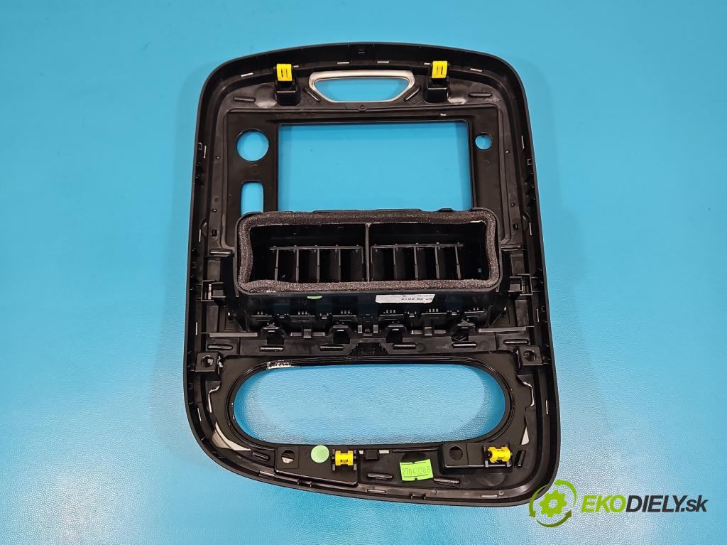 Renault Clio IV 2012-2020 1.2 16V 73 HP manual 54 kW 1149 cm3 5- Mřížka: kúrenia stredová 687504653R (Mriežka kúrenia (fukár))