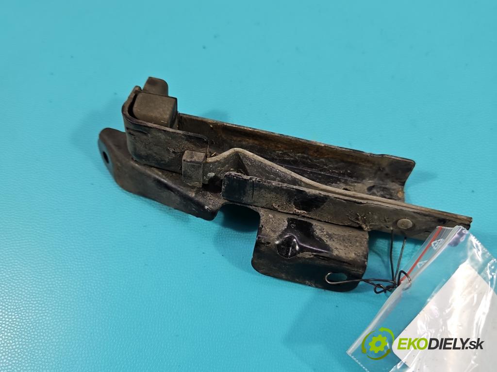 Renault Express 1.5 dci 95 HP manual 70 kW 1461 cm3 5- Zastaviť: dvere 824305251RD