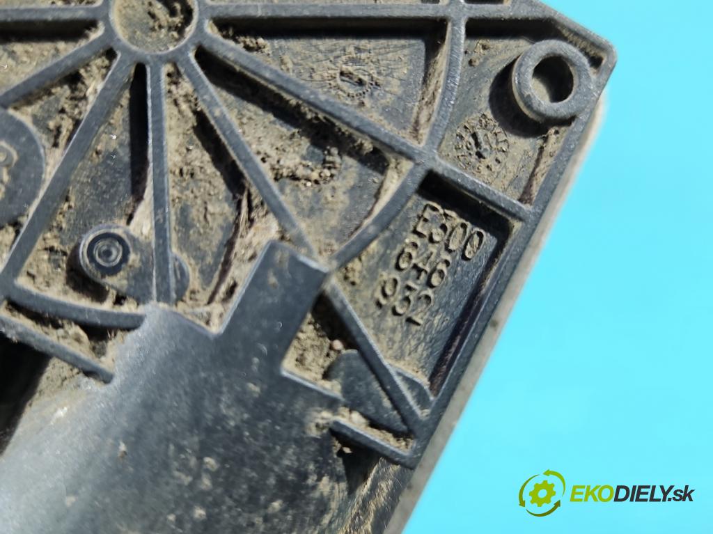 Volvo S90 II 2016- 2.0 T 320KM automatic 235 kW 1969 cm3 4- Trubka: