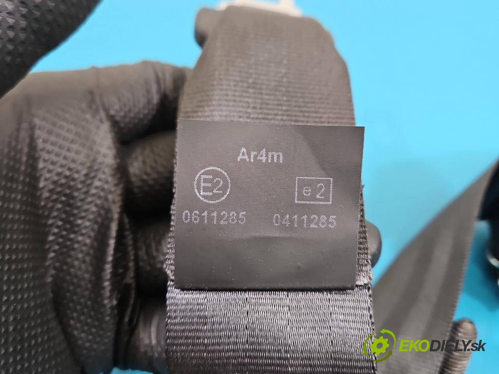 Renault Clio IV 2012-2020 1.2 16V 73 HP manual 54 kW 1149 cm3 5- pas bezpečnosť: zadné stredný 888503110R