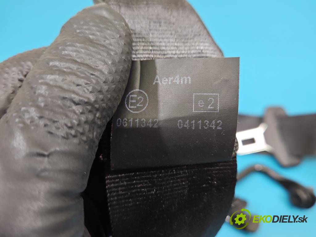 Renault Clio IV 2012-2020 1.2 16V 73 HP manual 54 kW 1149 cm3 5- pas bezpečnosť: zadné pravý 888404130R