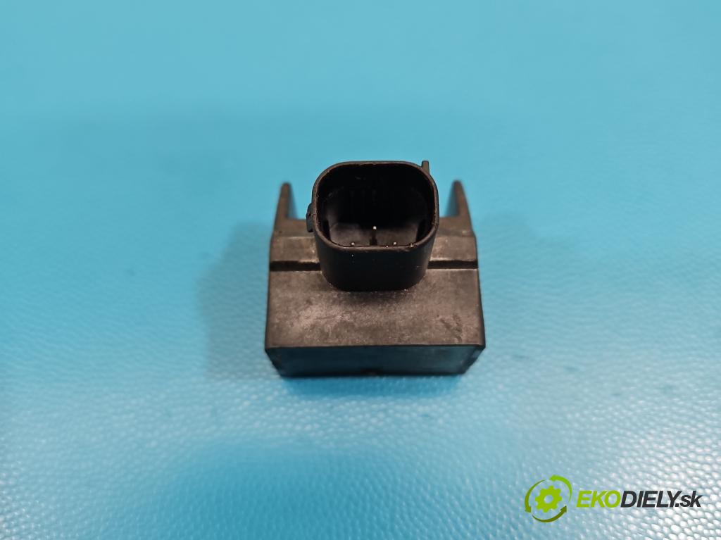 Vw Golf IV 1997-2003 1.4 16V 75 HP manual 55 kW 1390 cm3 5- snímač ESP