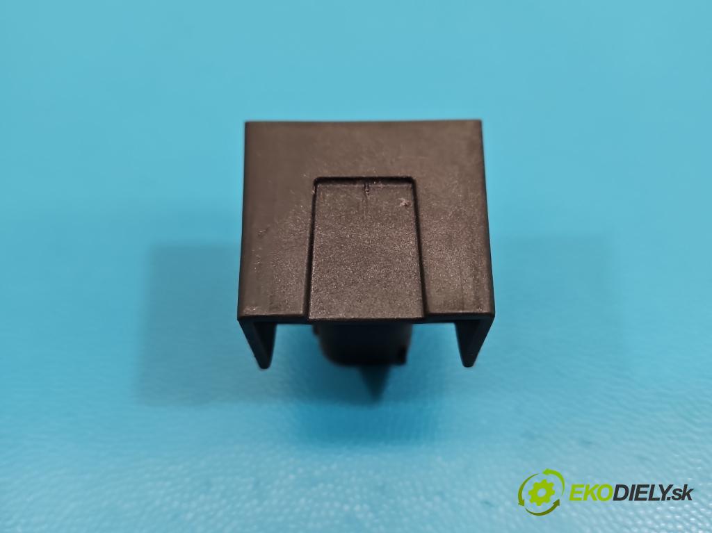 Vw Golf IV 1997-2003 1.4 16V 75 HP manual 55 kW 1390 cm3 5- snímač ESP