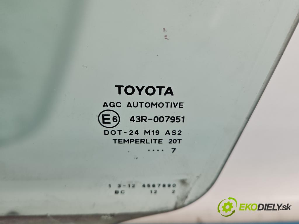 Toyota Auris I 2006-2013 2.0 D4D 126 hp manual 93 kW 1998 cm3 5- sklo dveře přední levé