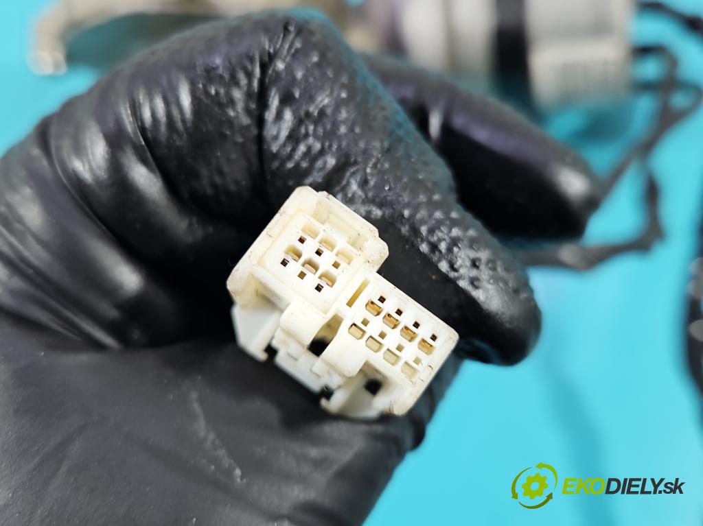 Toyota Auris I 2006-2013 2.0 D4D 126 HP manual 93 kW 1998 cm3 5- čerpadlo posilovač 45200-02280 (Servočerpadlo)