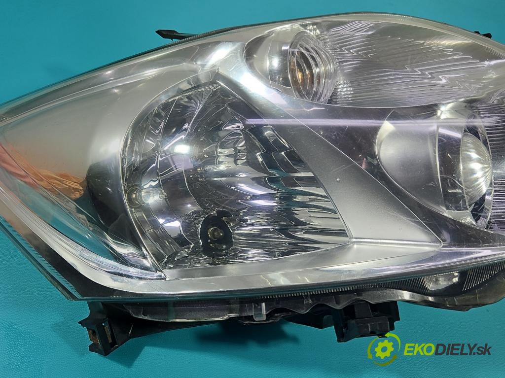 Toyota Auris I 2006-2013 2.0 D4D 126 HP manual 93 kW 1998 cm3 5- Reflektor: pravý  (Svetlo predné pravé)