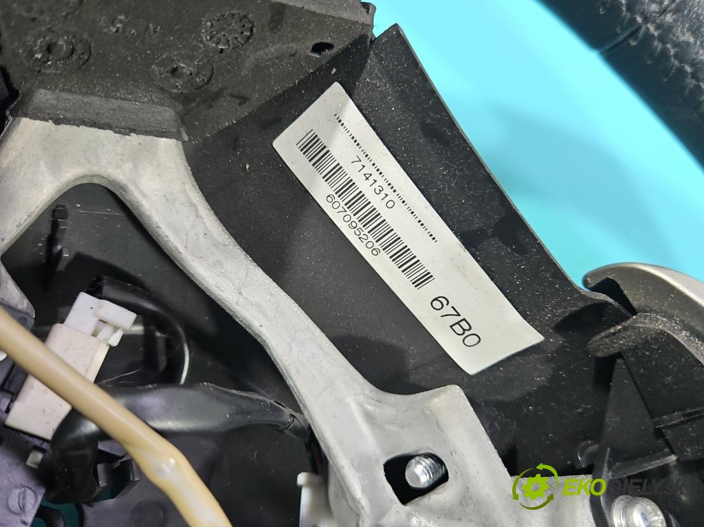 Toyota Auris I 2006-2013 2.0 D4D 126 HP manual 93 kW 1998 cm3 5- volant  (Volant)