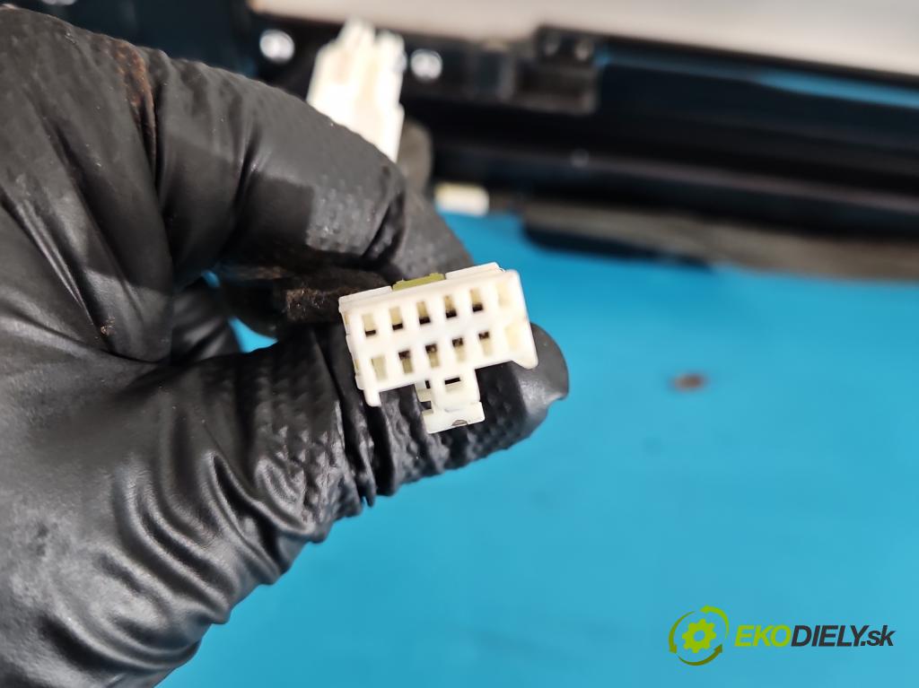 Kia Sportage III 2010-2015 2.0 crdi 136hp automatic 100 kW 1995 cm3 5- Střešní okno:  (Sklo karoserie)