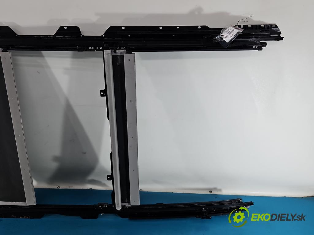 Kia Sportage III 2010-2015 2.0 crdi 136hp automatic 100 kW 1995 cm3 5- Střešní okno:  (Sklo karoserie)