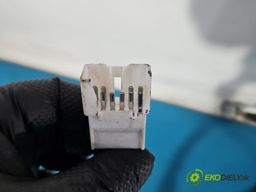 Kia Sportage III 2010-2015 2.0 crdi 136hp automatic 100 kW 1995 cm3 5- Střešní okno:  (Sklo karoserie)