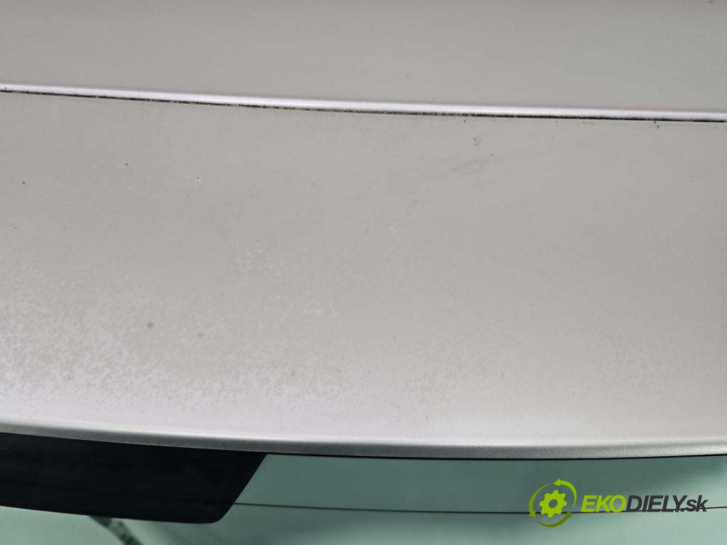 Toyota Auris I 2006-2013 2.0 D4D 126 HP manual 93 kW 1998 cm3 5- zadna kufor  (Kapota zadná (kufor))