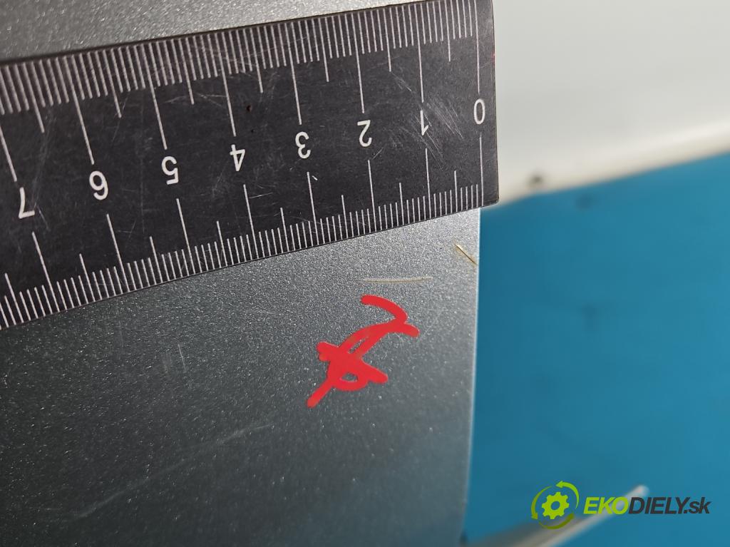 Toyota Auris I 2006-2013 2.0 D4D 126 HP manual 93 kW 1998 cm3 5- zadna kufor  (Kapota zadná (kufor))