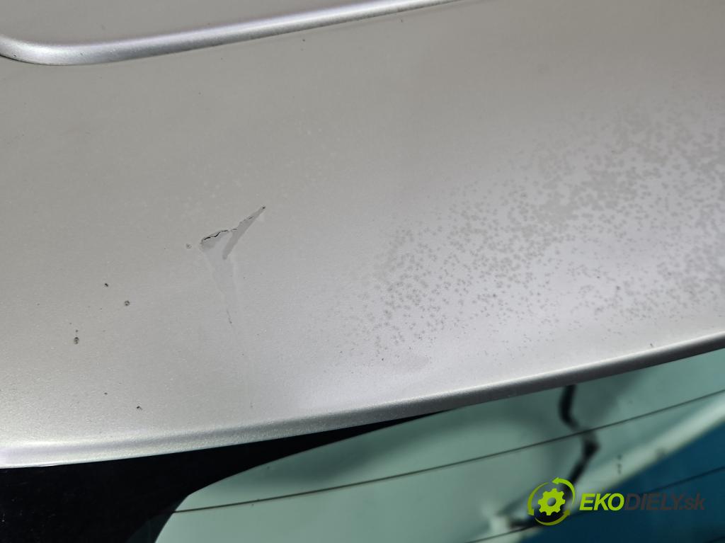 Toyota Auris I 2006-2013 2.0 D4D 126 HP manual 93 kW 1998 cm3 5- zadna kufor  (Kapota zadná (kufor))