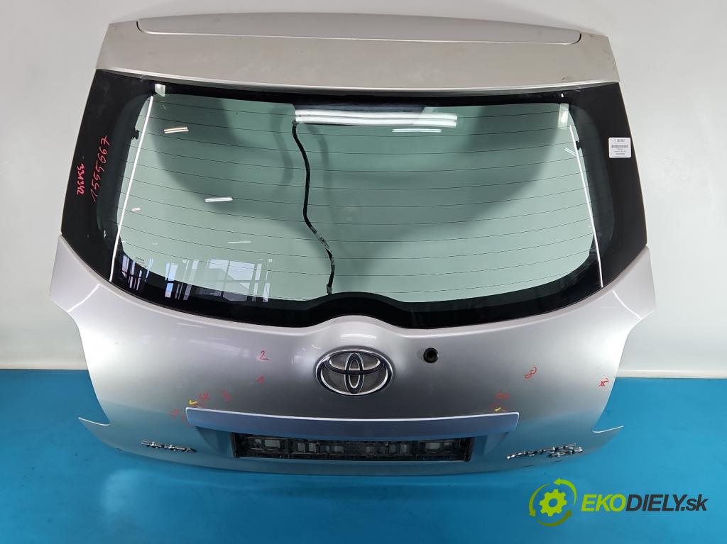 Toyota Auris I 2006-2013 2.0 D4D 126 HP manual 93 kW 1998 cm3 5- zadna kufor  (Kapota zadná (kufor))