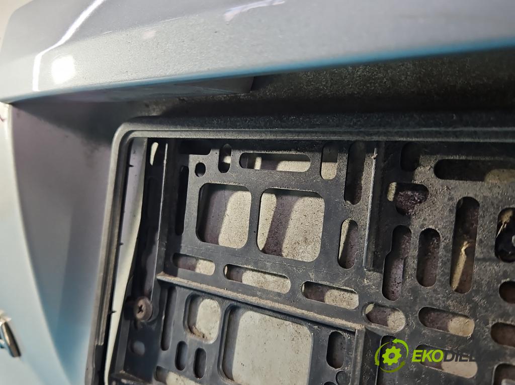 Toyota Auris I 2006-2013 2.0 D4D 126 HP manual 93 kW 1998 cm3 5- zadna kufor  (Kapota zadná (kufor))