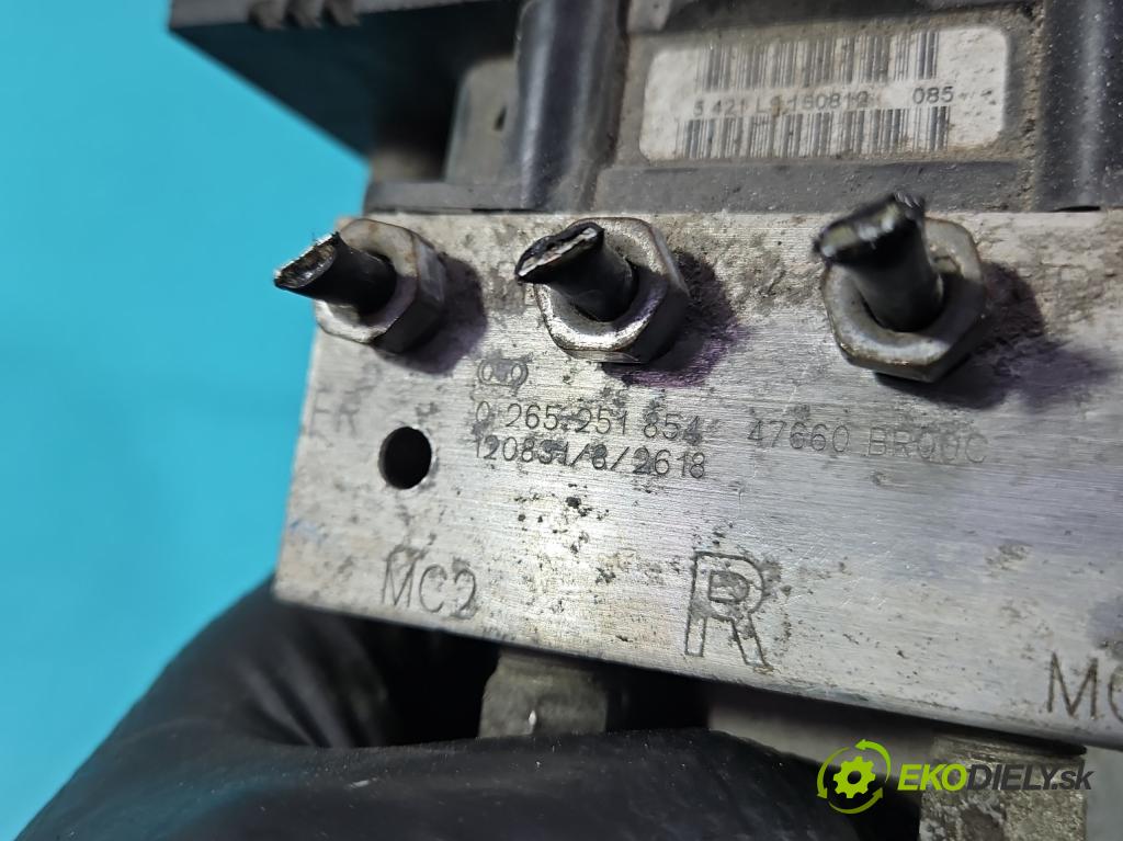 Nissan Qashqai I J10 2006-2013 1.6 16V 117 HP manual 86 kW 1598 cm3 5- čerpadlo abs 0265951743 (Pumpa ABS)