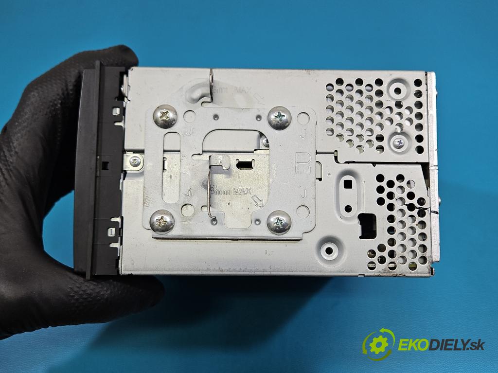 Nissan Qashqai I J10 2006-2013 1.6 16V 117 HP manual 86 kW 1598 cm3 5- Radio originál 28184JD45A