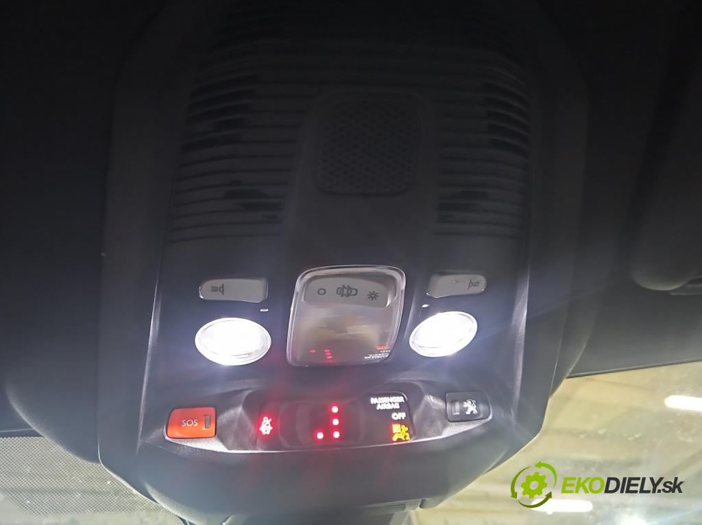 Peugeot 3008 II 2016-2023 materiál / JAK na foto