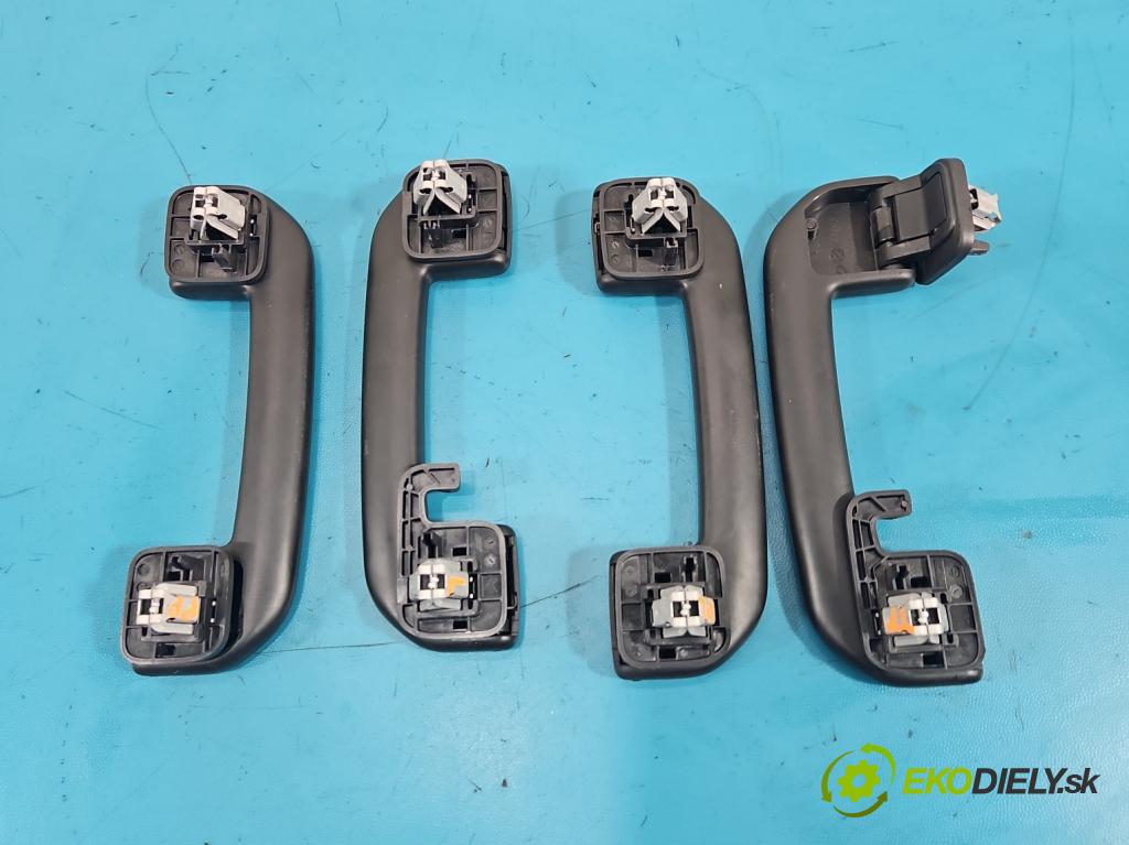 Peugeot 3008 II 2016-2023 materiál / JAK na foto