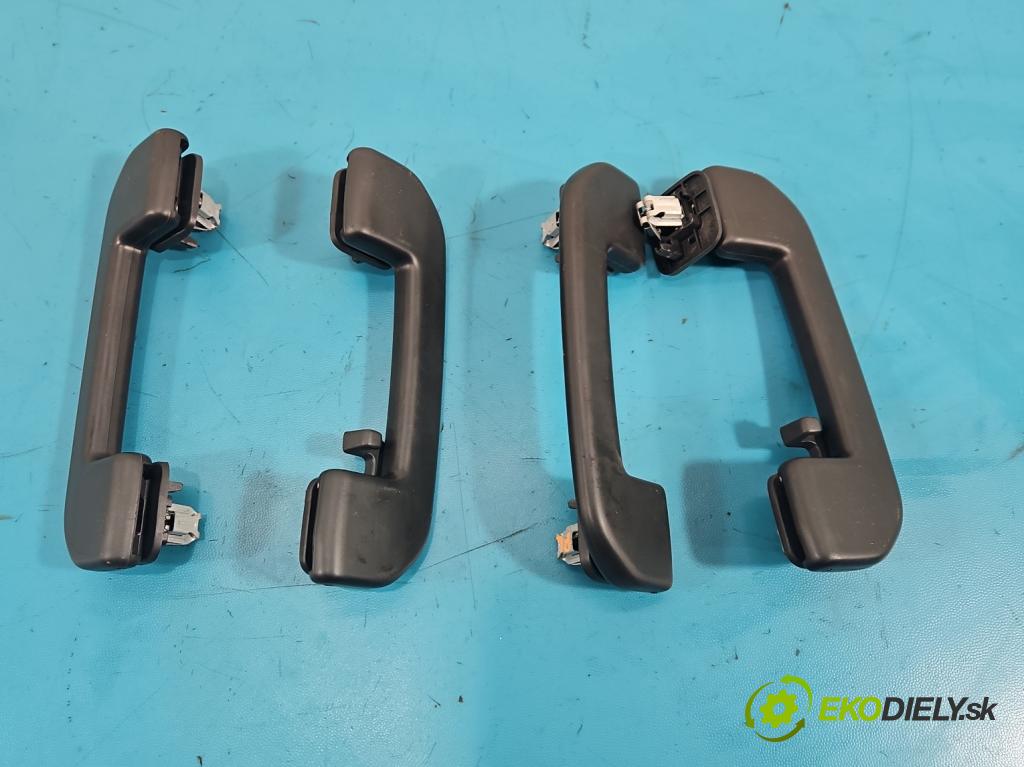 Peugeot 3008 II 2016-2023 materiál / JAK na foto