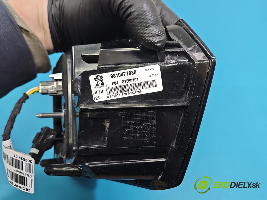 Peugeot 3008 II 2016-2023 1.5 hdi 131 HP automatic 96 kW 1499 cm3 5- svetlo / reflektor zadné ľavé 9810477880 (Kľučka dverí ostatné)