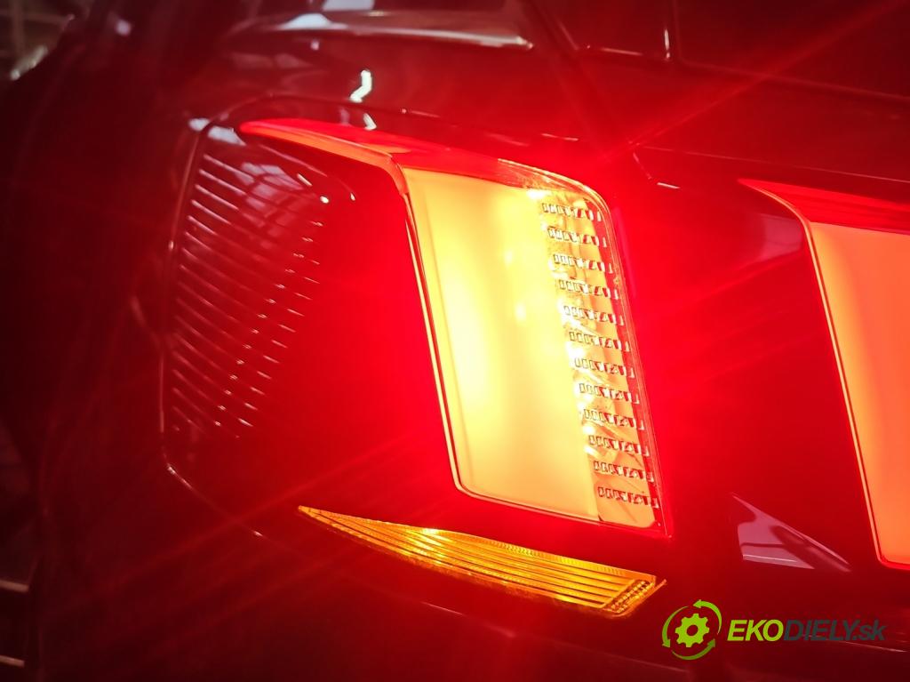 Peugeot 3008 II 2016-2023 1.5 hdi 131 HP automatic 96 kW 1499 cm3 5- svetlo / reflektor zadné ľavé 9810477180 (Kľučka dverí ostatné)