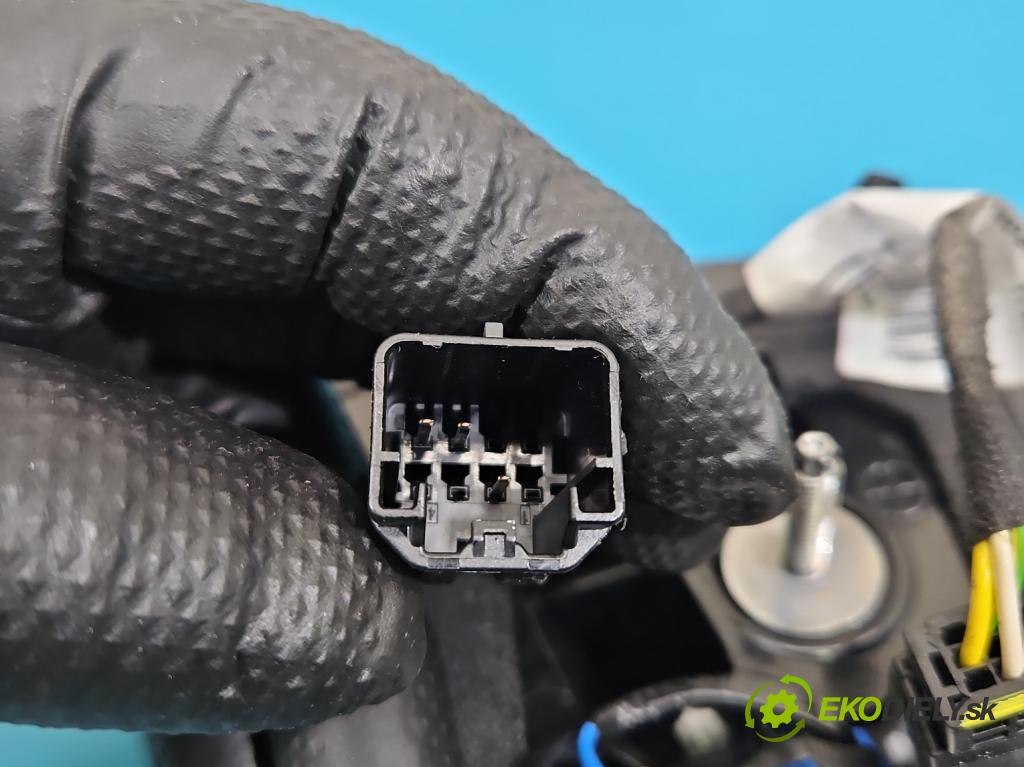 Peugeot 3008 II 2016-2023 1.5 hdi 131 hp automatic 96 kW 1499 cm3 5- světlo zadní pravé 9810477780 (Klika dveří ostatní)